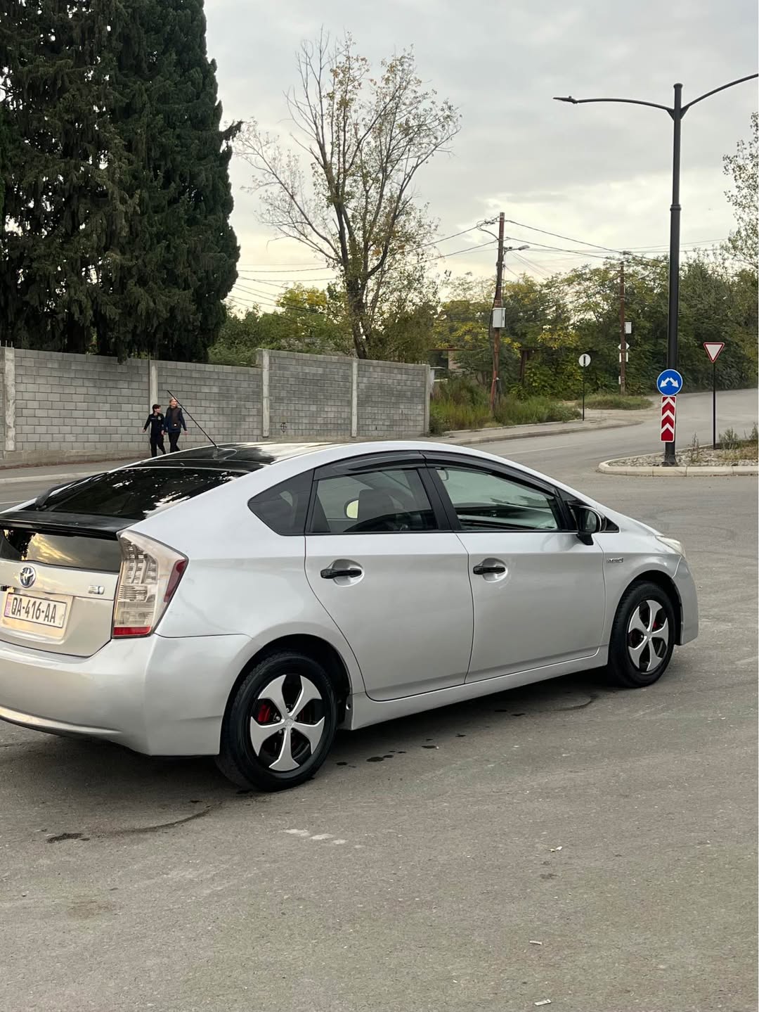 2010 car, low running costs