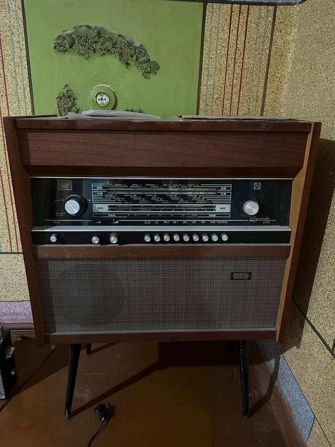 Çalışan Vintage Sovyet Rigonda 102 radyo