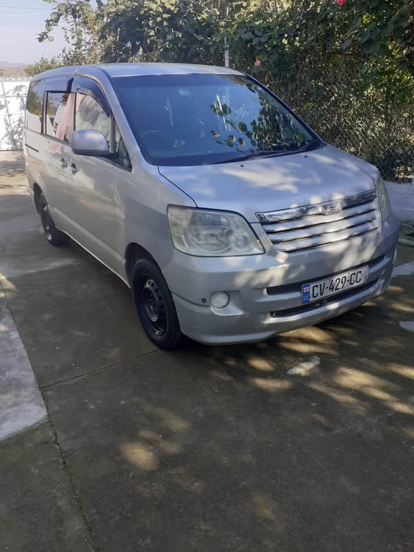 Avtomobil