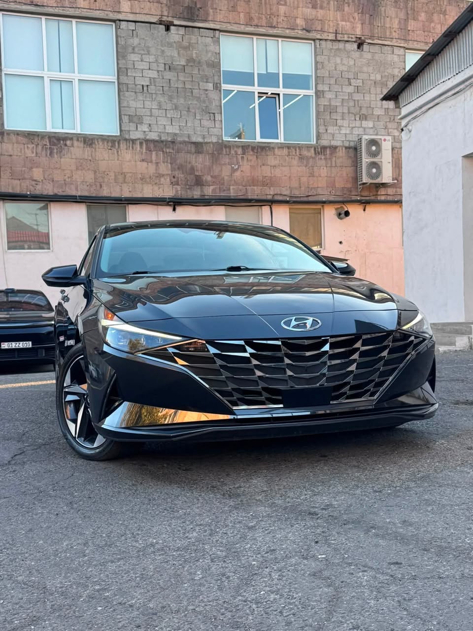 Hyundai Elantra — 15,900$
