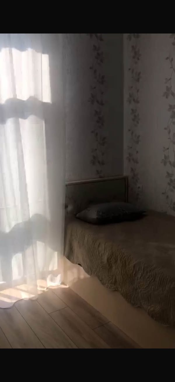 Avtomobil
