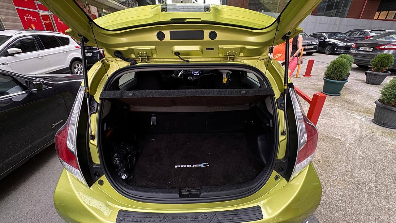 Prius C 2015