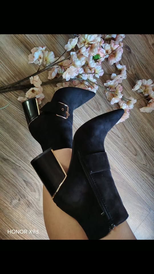 Black, refined and so elegant, one