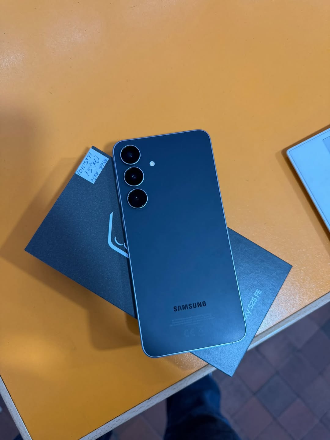 📱🔥 იყიდება Samsung Galaxy S25 FE — 1,350₾