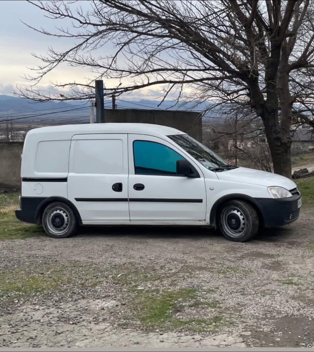 სასწრაფო ❗️❗️❗️ Opel combo 1.3 დიზელი 2003 — 4,000$