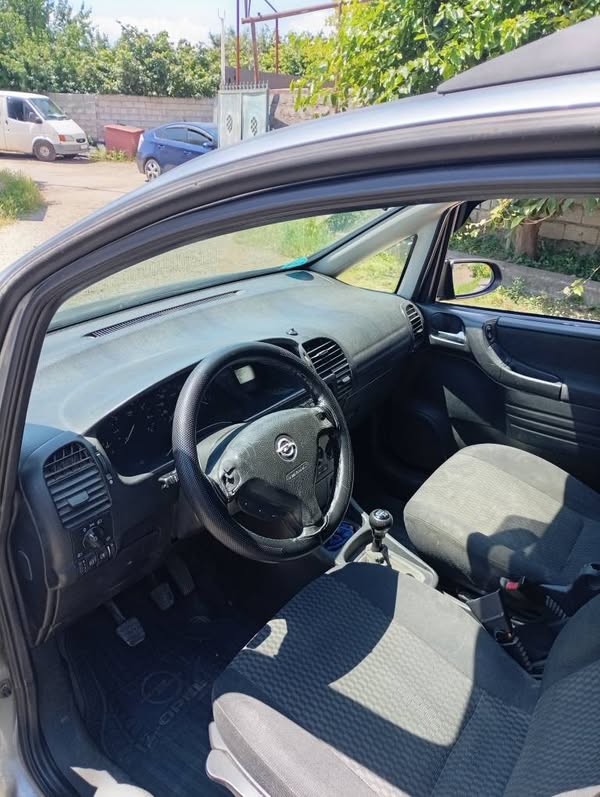 Opel 2005