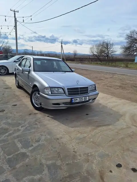 ავტომობილი