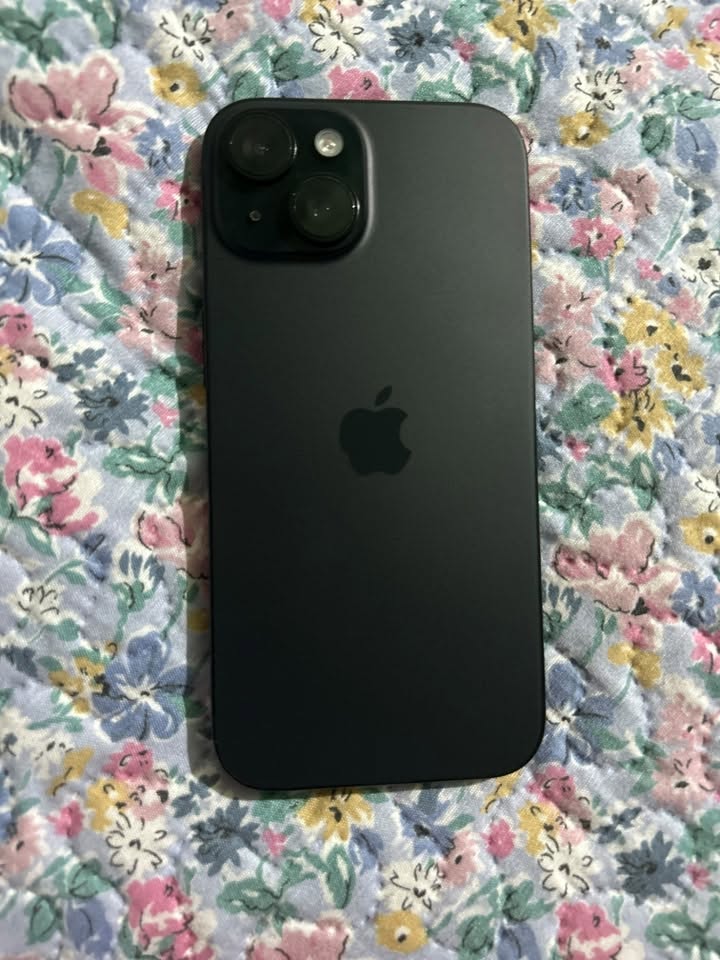 iPhone 15, ეკრანი დაზიანებული, ბატარეა 85%