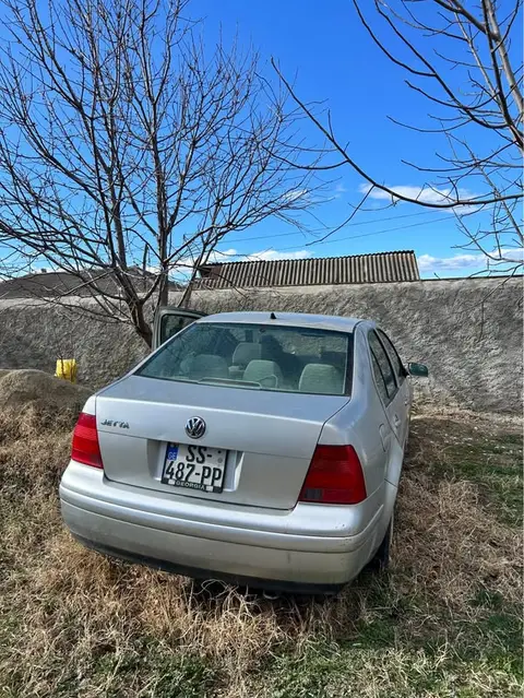 Volkswagen 2001 — 3,800₾