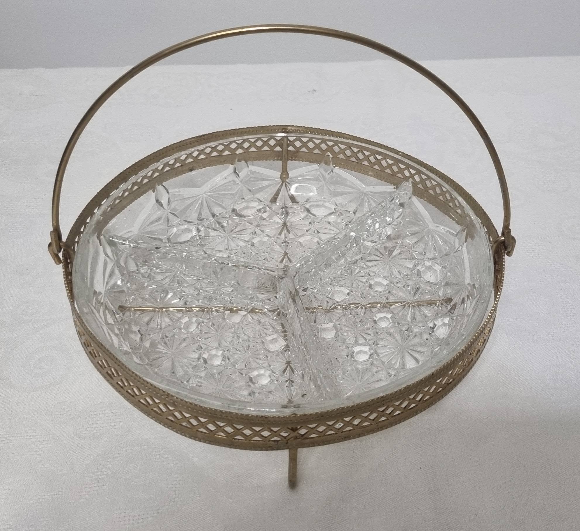 For sale vintage serving dishes or set