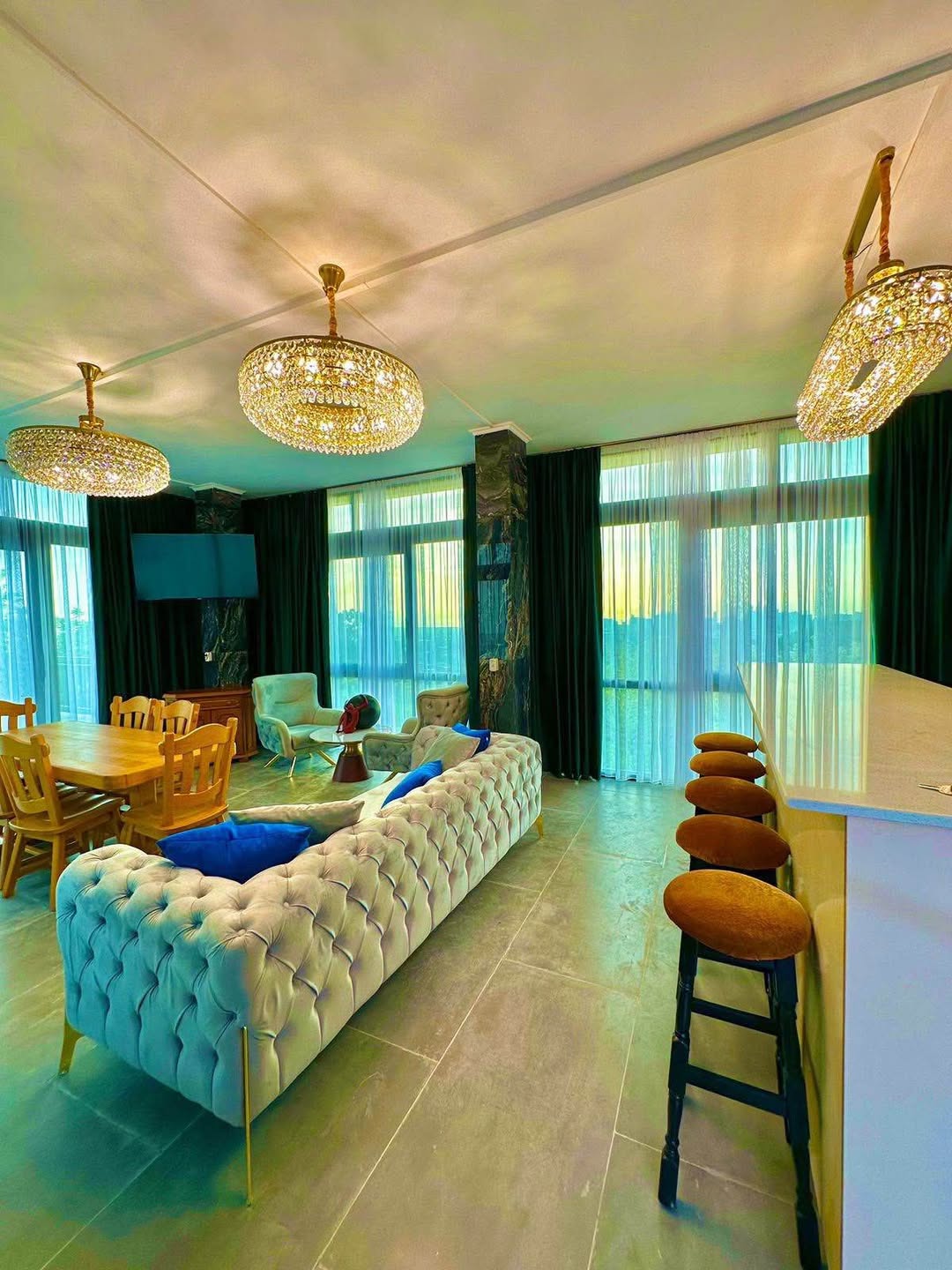 🌿 BATUMİ’DE TERASLI, FAAL DURUMDA RESTORAN — 5,000$