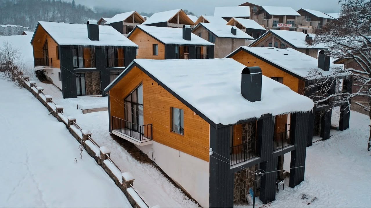 🏞️🏡Продается коттедж в Бакуриани на Дидвели. Характеристики: ​🛌4 2023 —…