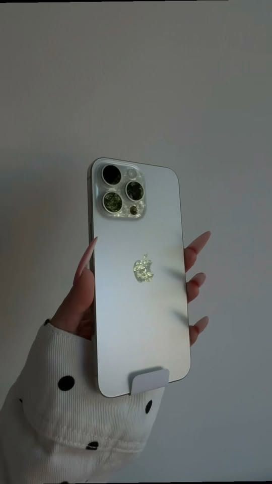 iphone 15 pro max White Titanium