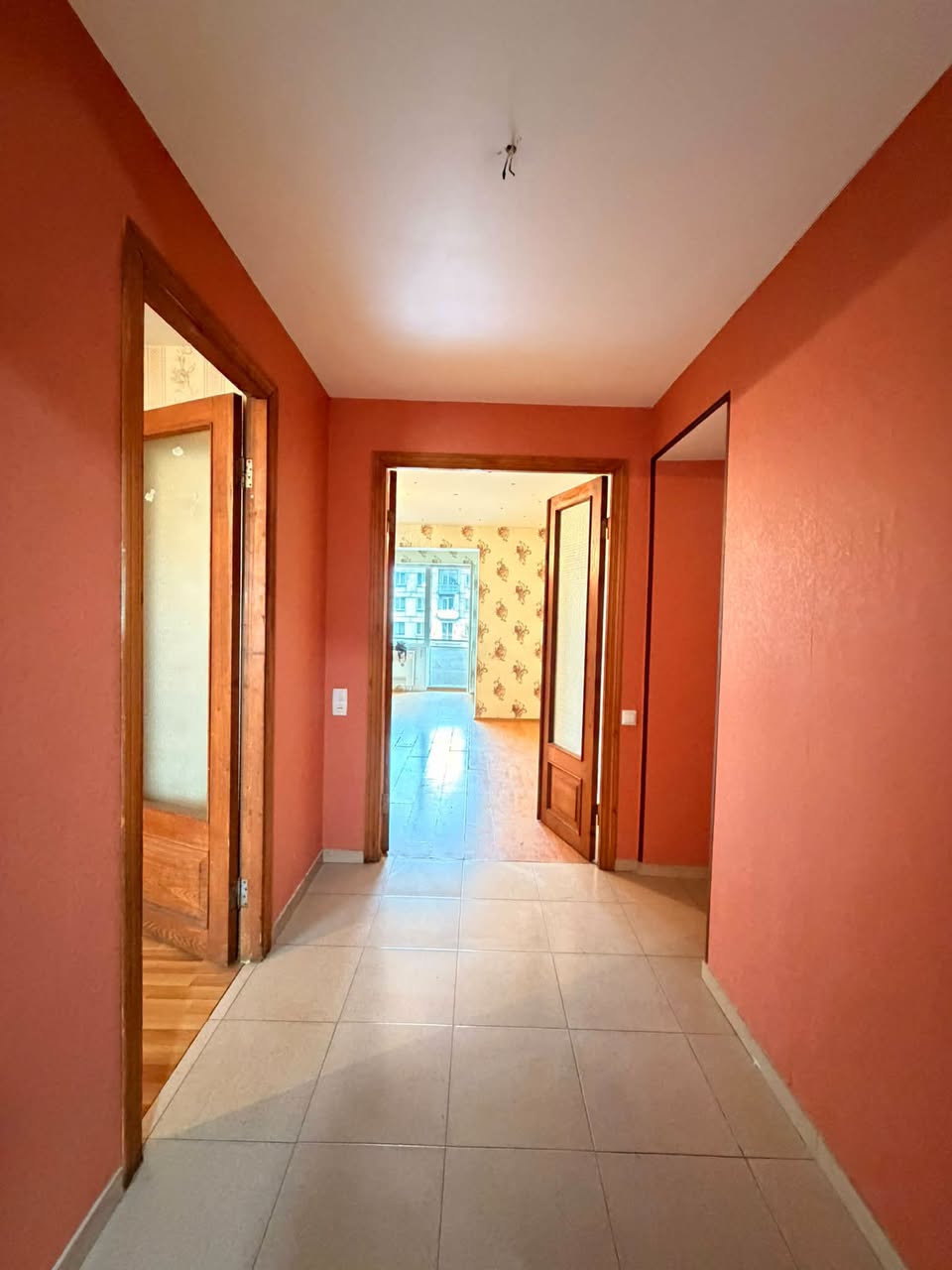 იყიდება 5-ოთახიანი ბინა, თბილისი — $89,000