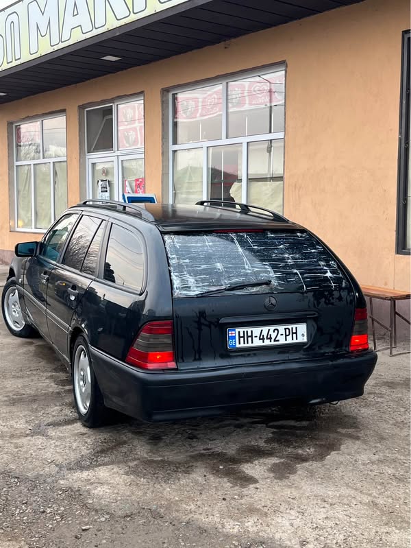 Avtomobil 1998