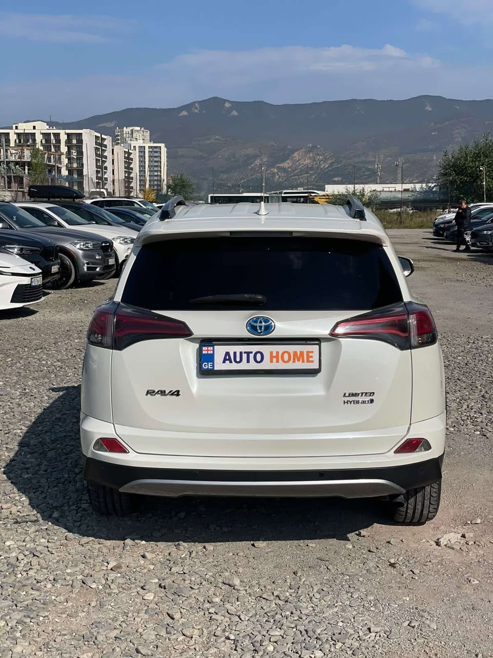 Toyota Rav4 2016 — 4,300$