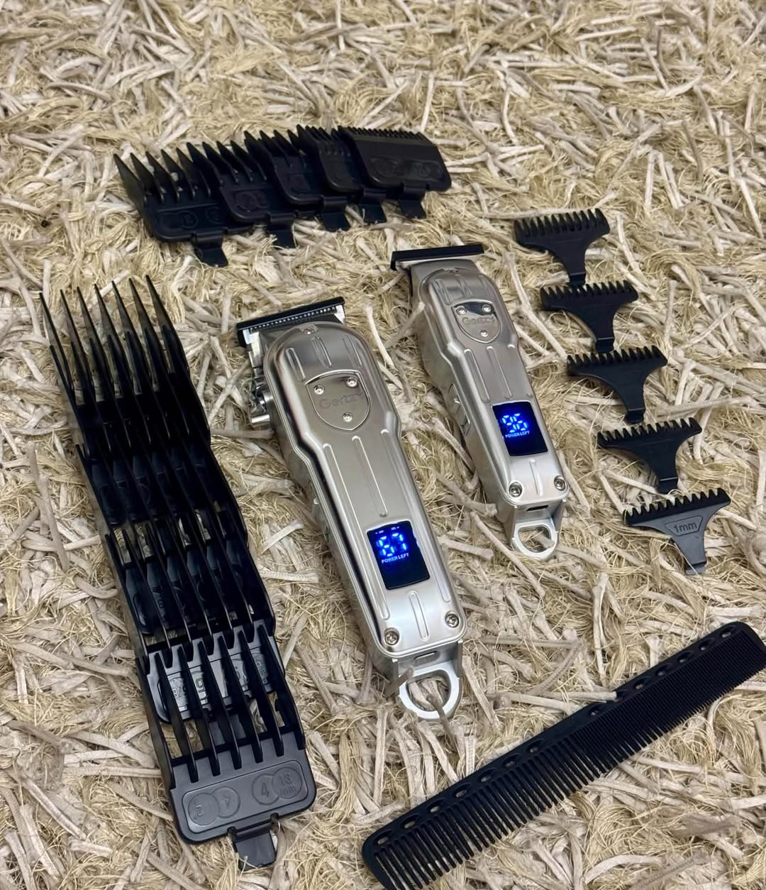 ✂️ იყიდება პროფესიონალური 2 ცალი თმის