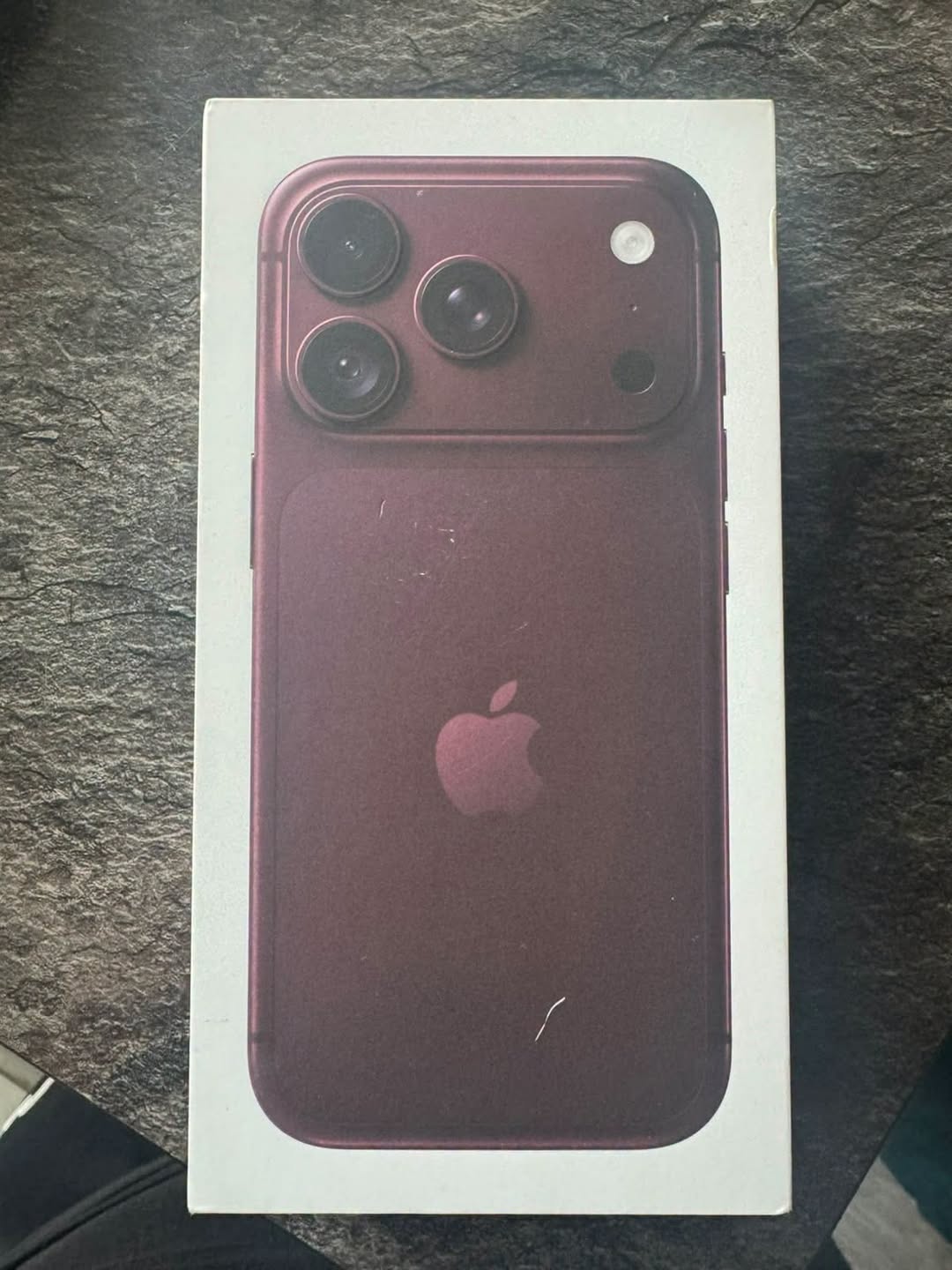 iPhone 18 Pro - qutu daxil - 4,200₾