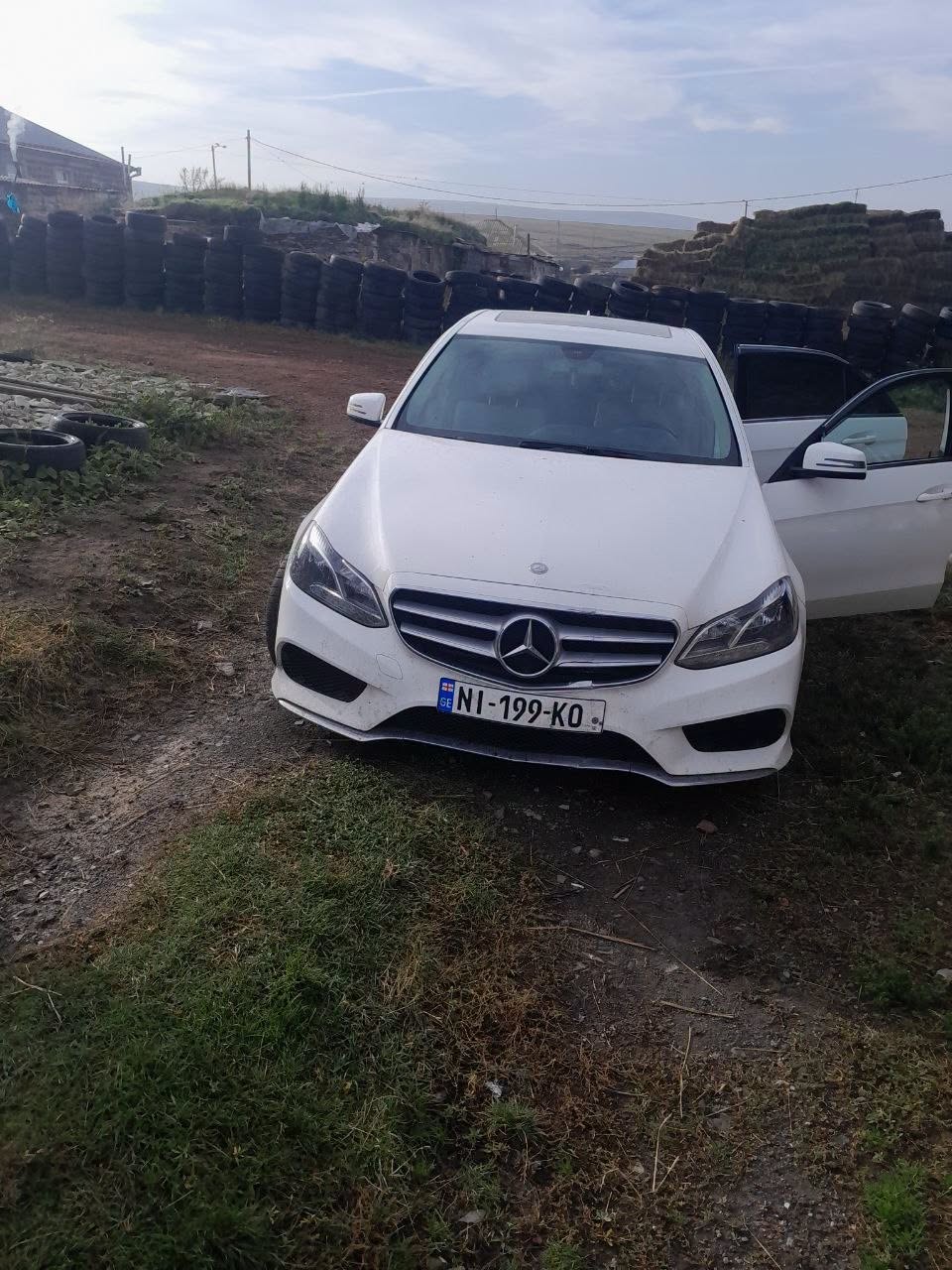 Mercedes E class 2014 — 12,000$
