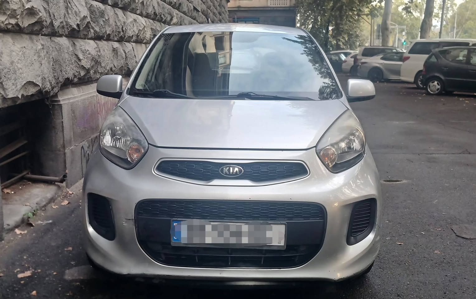 1000$ ხელზე 4000 ლარამდე ბანკშია 2500$ერთიანად 2015