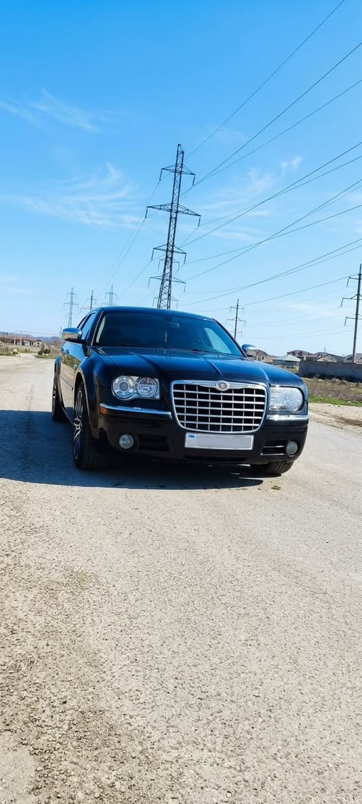 Chrasler 300C 2006 — 14,800₼