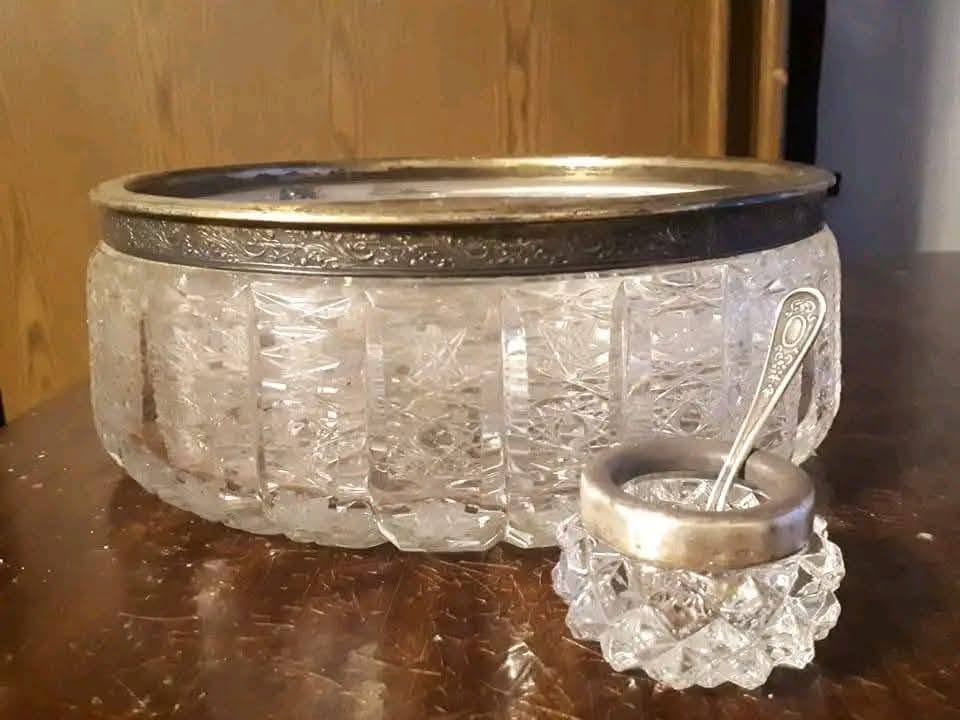 Բյուրեղապակե ամաման արծաթե եզրով