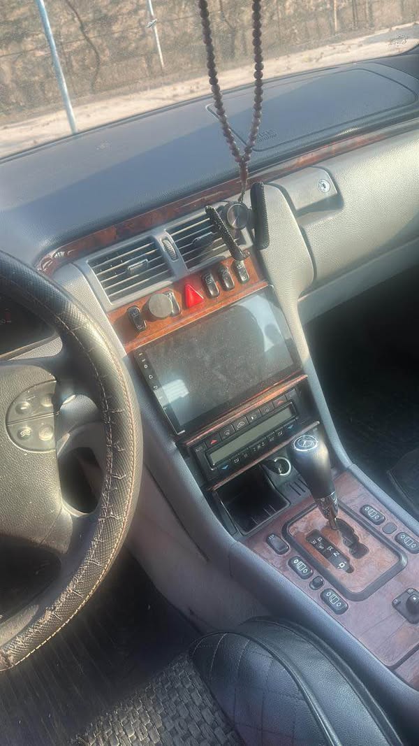 Avtomobil 2000