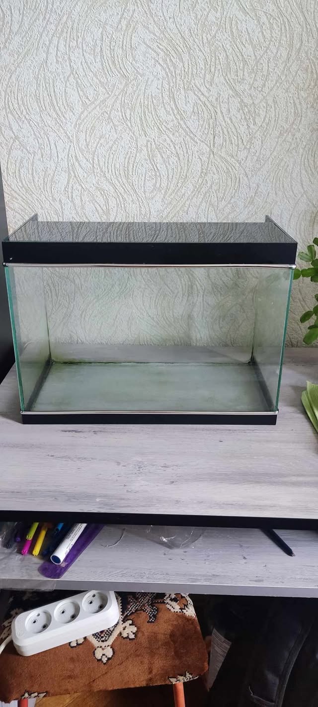 T. . იყიდება აკვარიუმი 40x22x29. 20