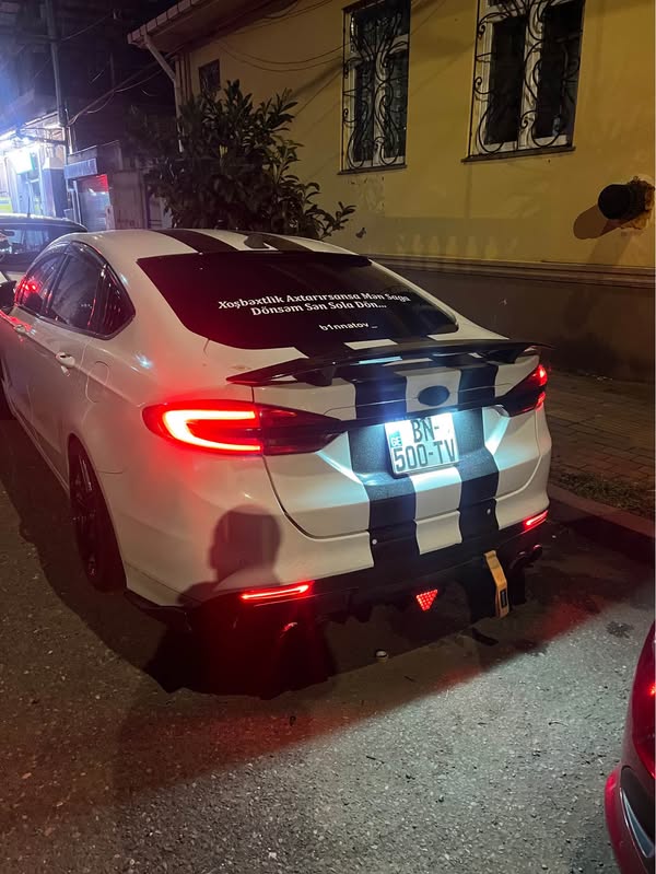 Avtomobil
