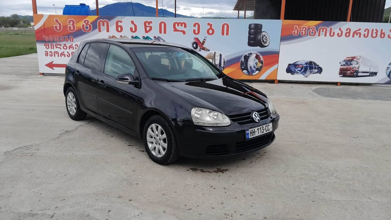 VOLKSVAGEN Golf 2005 — 3,500$