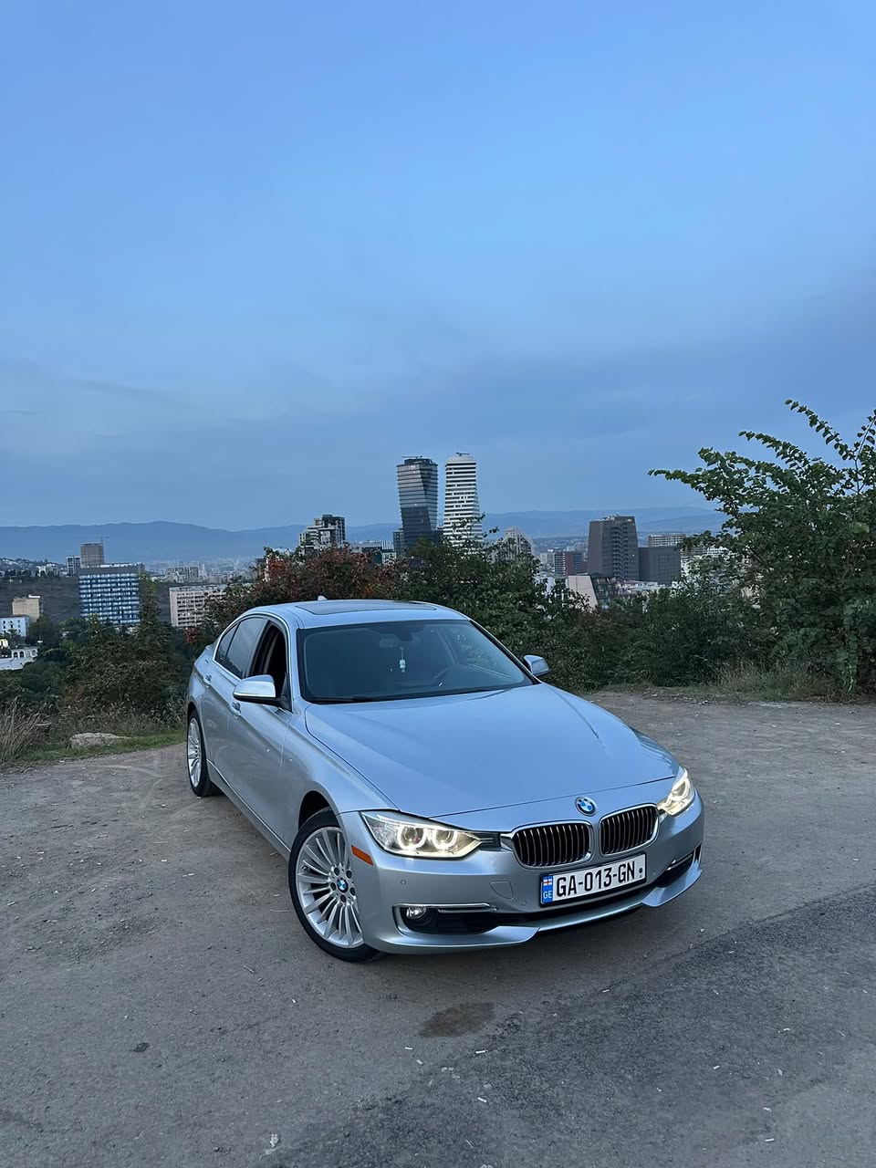 BMW 328i 2015 — 10,500$