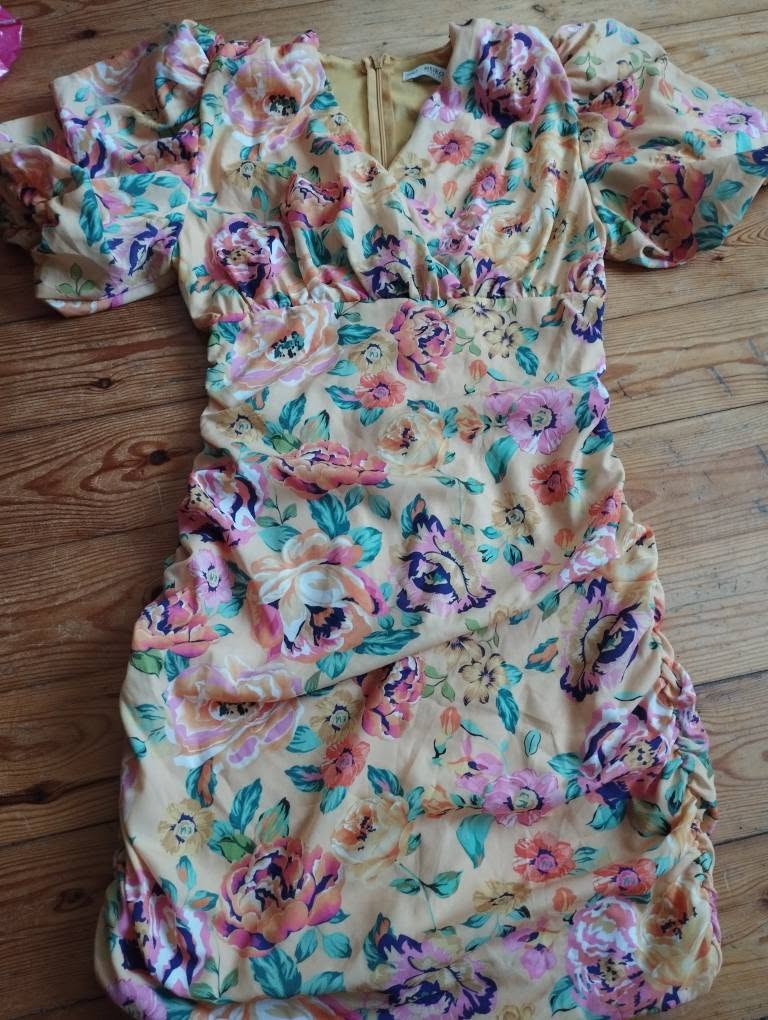Floral dress, size M, new