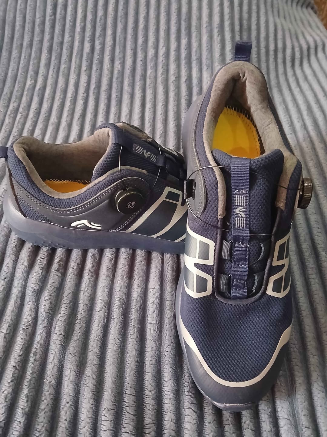 Navy sport shoes, size 41