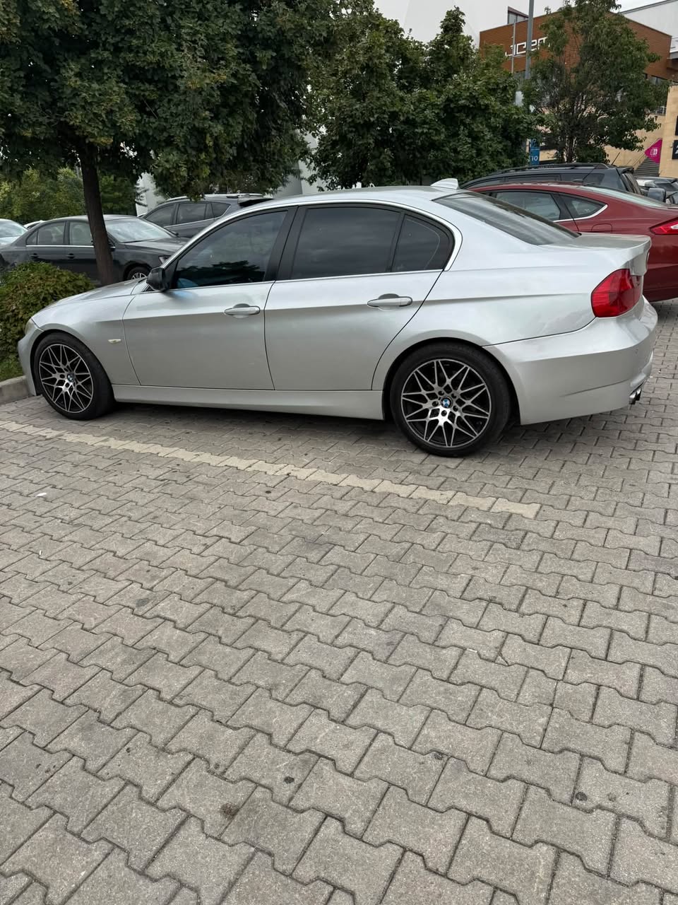 BMW E90 2006