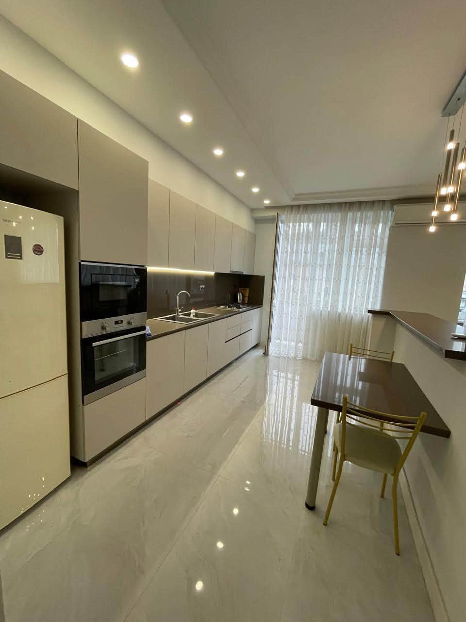 Satılır 4-otaqlı mənzil, Tbilisi — $200,000