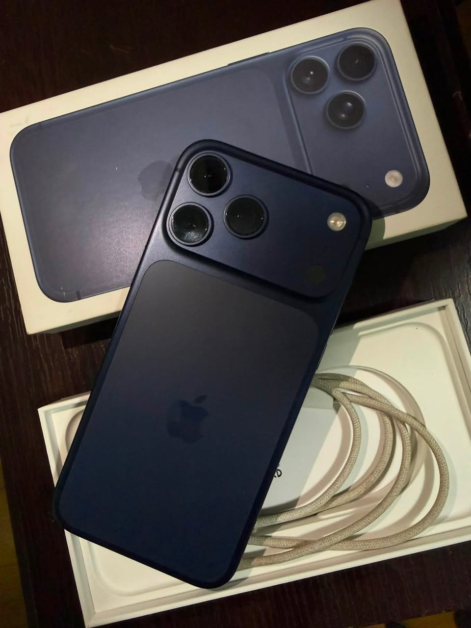 Վաճառվում է iPhone 17 Pro Max 256 2027 — 3,000₾