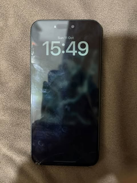 Iphone 15pro max ეკრანი შეცვლილი აქვს