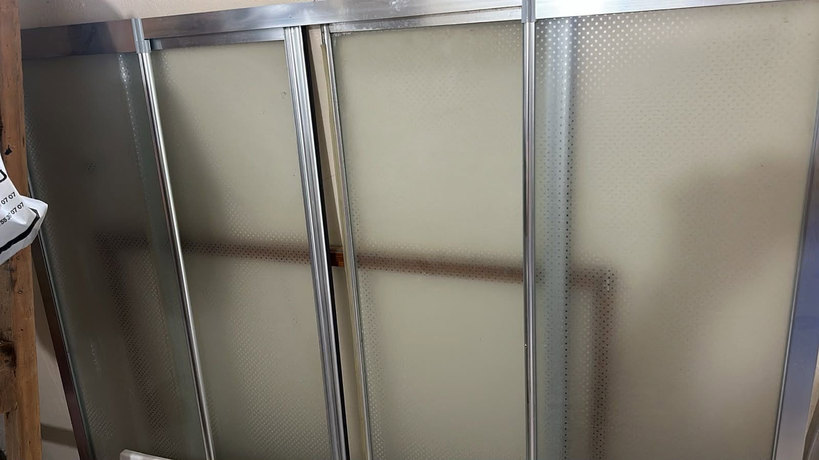 For the intermediate cabin from frosted glass — 150$