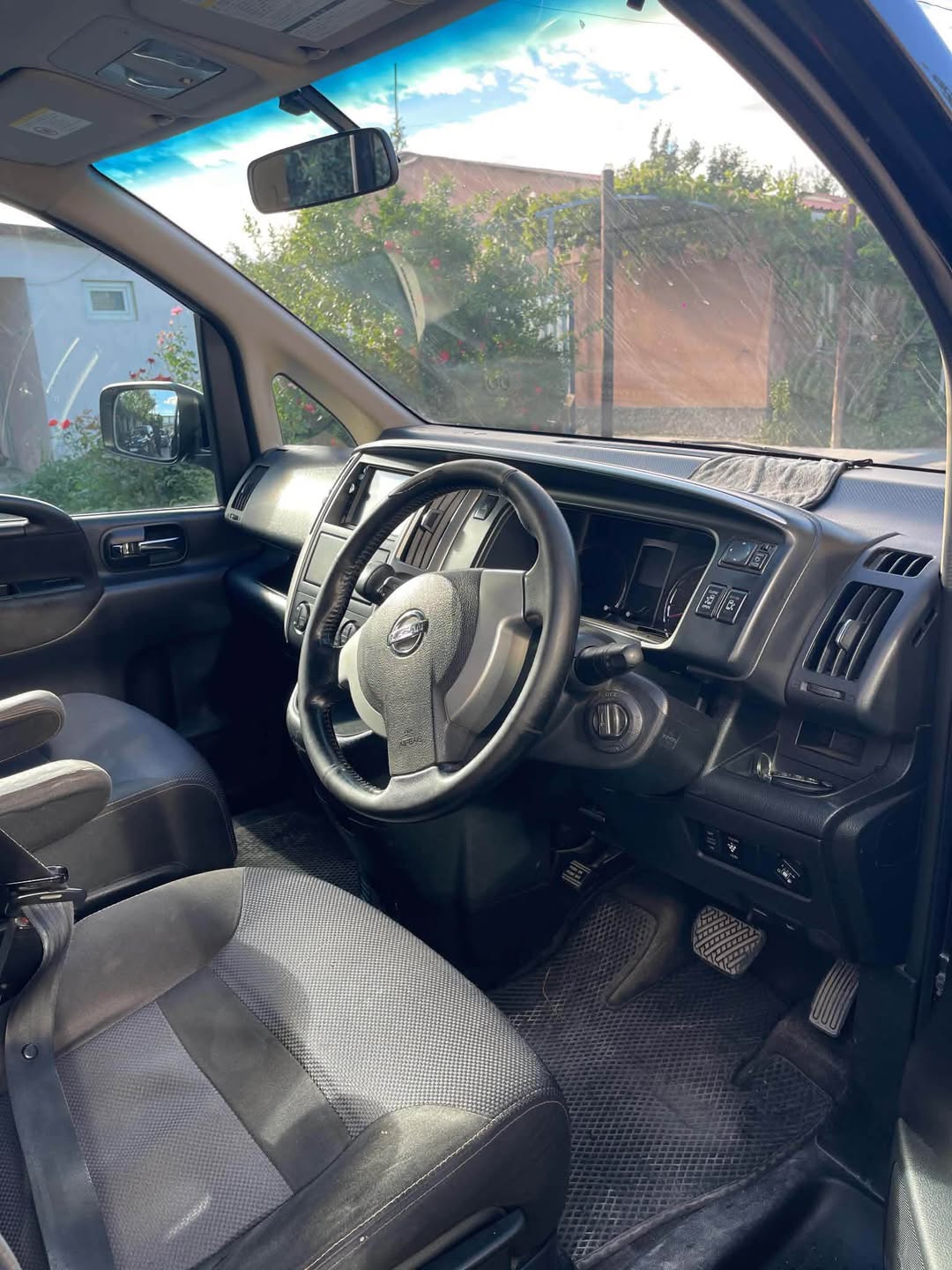 Nissan Serena 2010