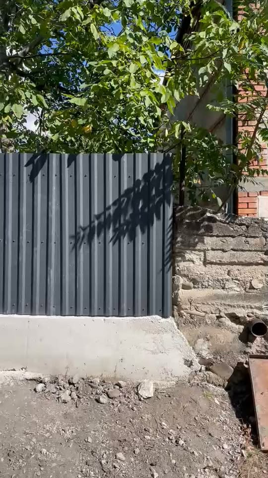 Metal çitler yapıyoruz