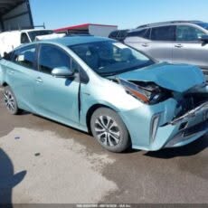 Toyota Prius 2021 — 6,900$