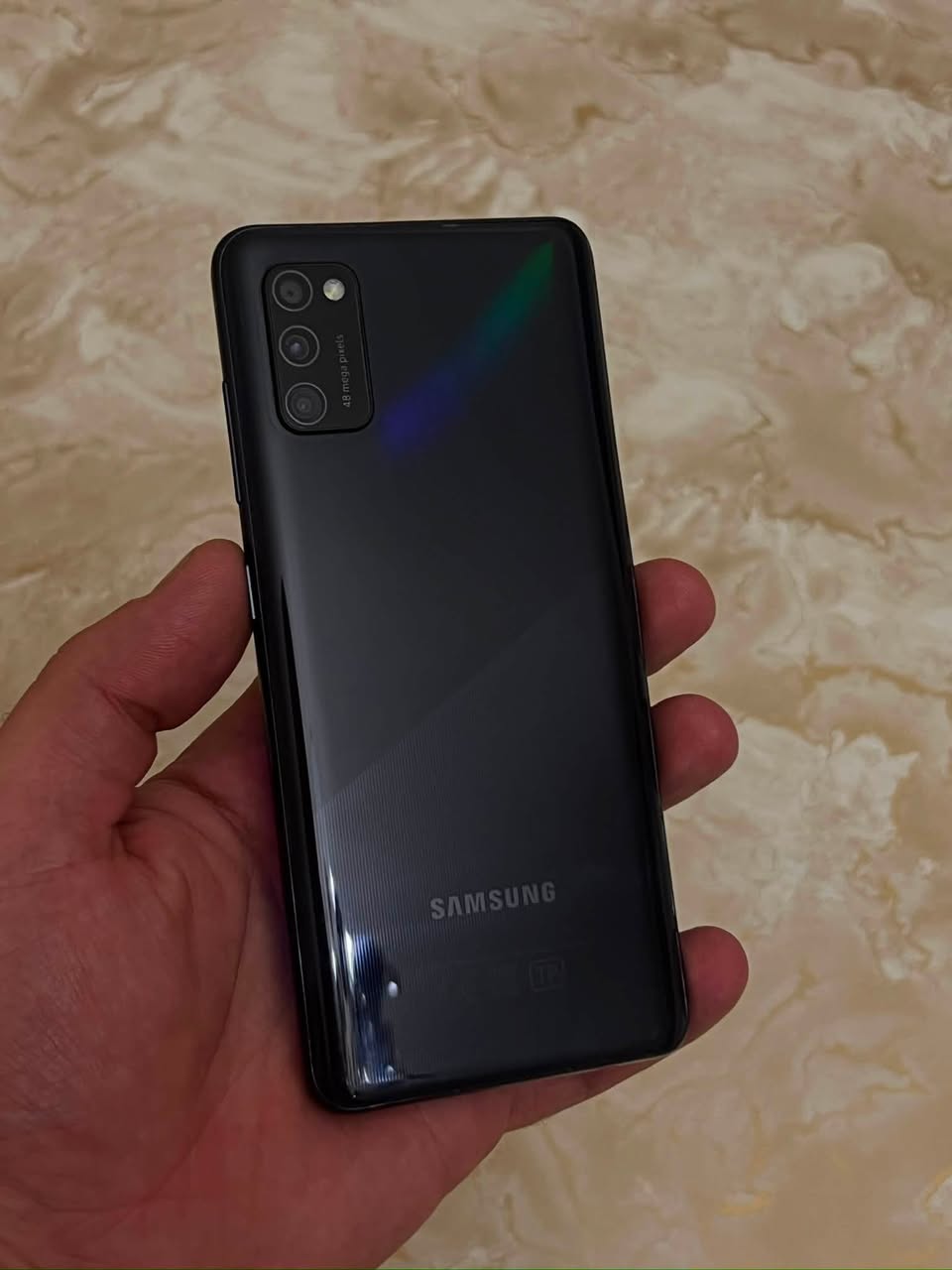 Galaxy A41 64GB yaxşı vəziyyətdə 30.000 dram