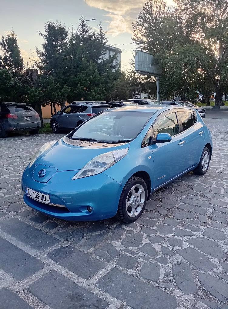 Avtomobil 2011 — 2,200$