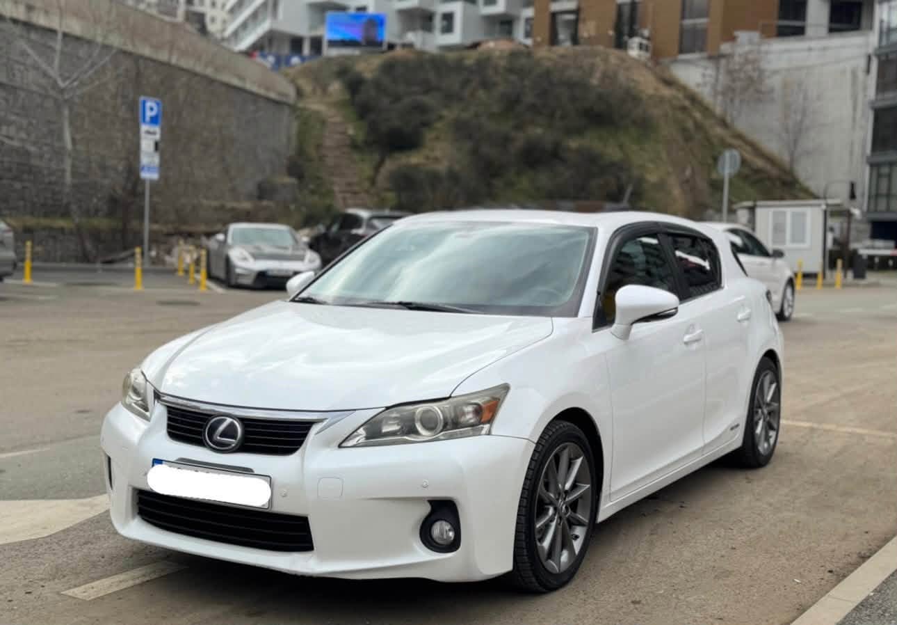 Lexus CT200h 2012 — 6,700$