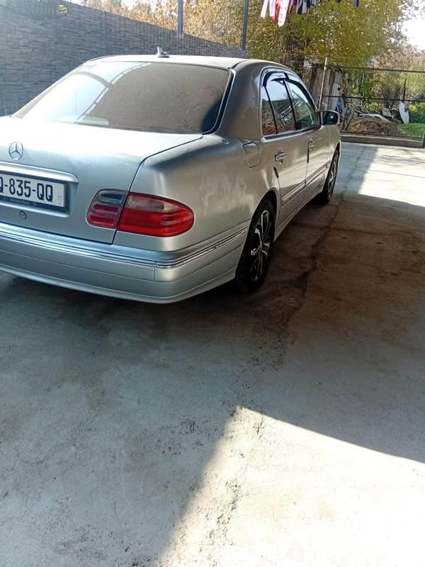 Avtomobil 1999