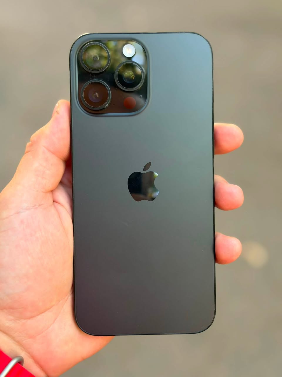 16 Pro Max-256 GB. 2250 ლარი