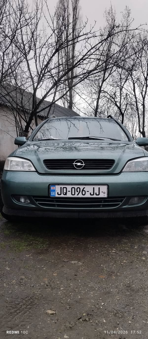 Avtomobil 1999