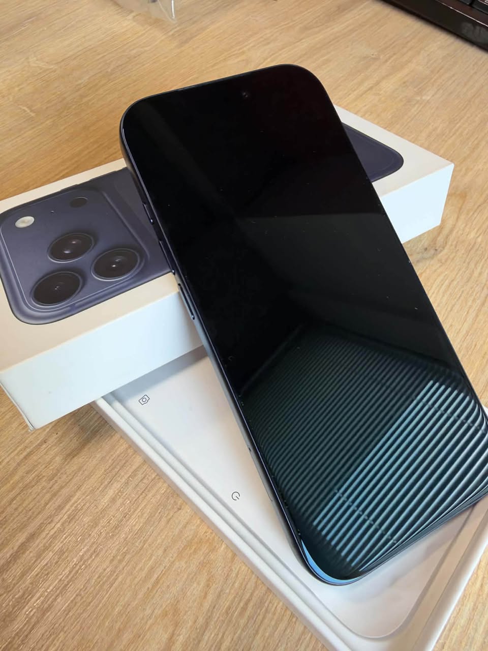 iPhone 17 Pro 256GB, ბატარეა 93%