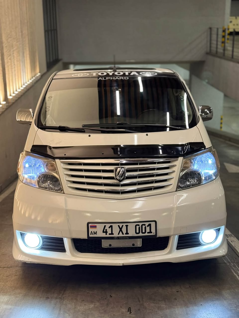 Toyota Alphard 2003 — 13,300$