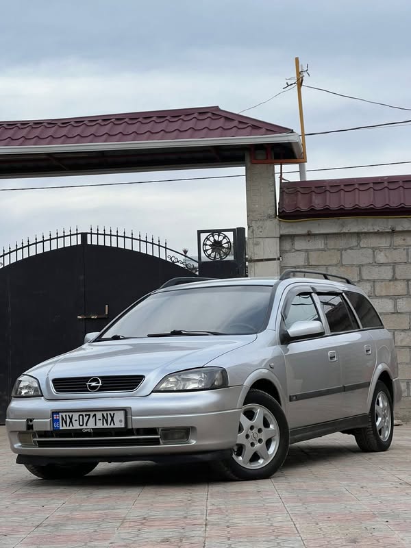 Avtomobil 2004